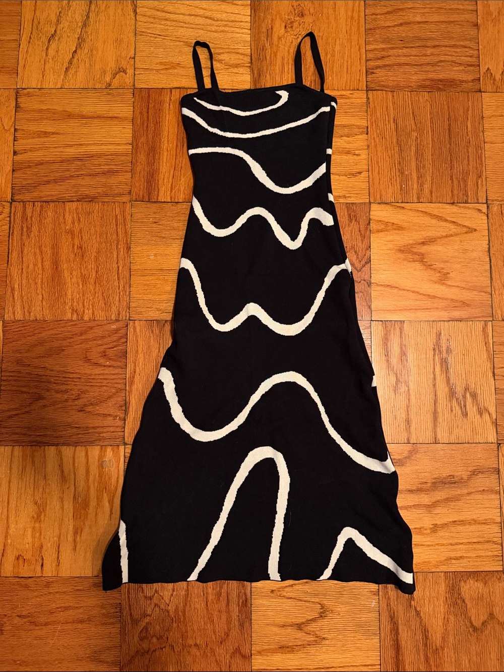 Commense Black Midi Slip Dress with Cream Wave Pattern - Picture 4 of 6
